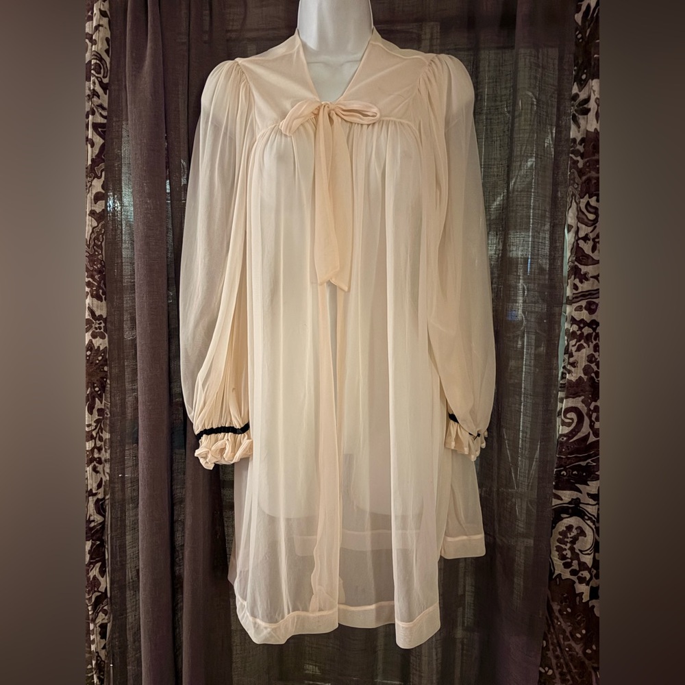 RARE Betsey Johnson intimates pink chiffon/silky sleepwear robe with bows